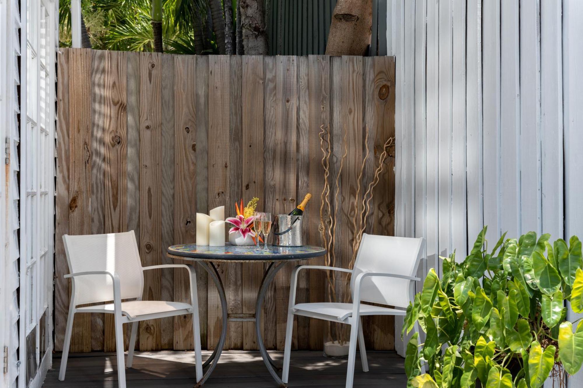 Alexander'S Guesthouse-Adult Exclusive, Lgbtq Friendly Key West Oda fotoğraf