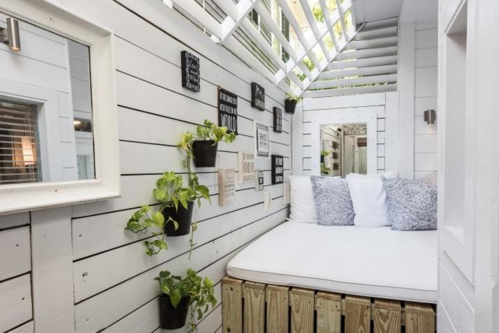 Alexander'S Guesthouse-Adult Exclusive, Lgbtq Friendly Key West Oda fotoğraf